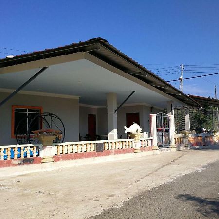 Homestay Koperasi Surau Alfalah Semporna Extérieur photo